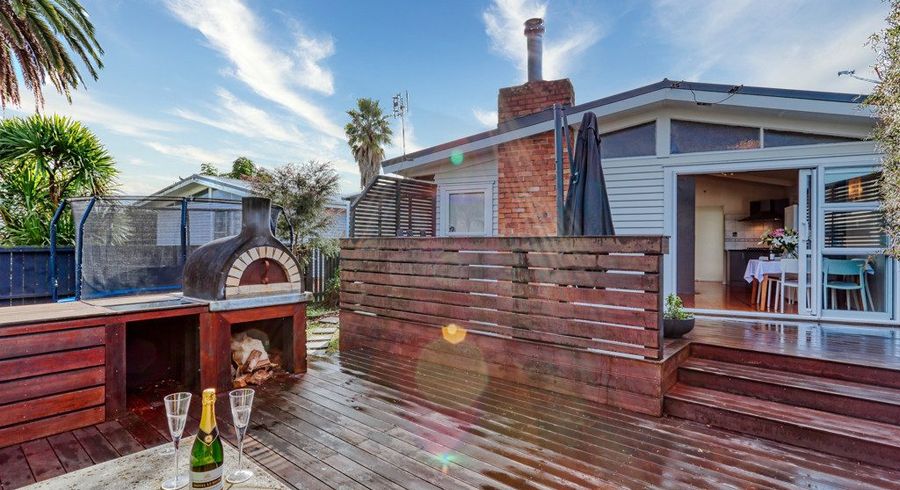  at 11 Meredith Street, Blockhouse Bay, Auckland City, Auckland