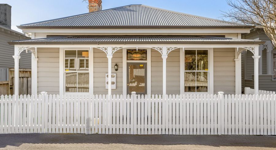  at 4 Graysons Lane, Mount Eden, Auckland City, Auckland