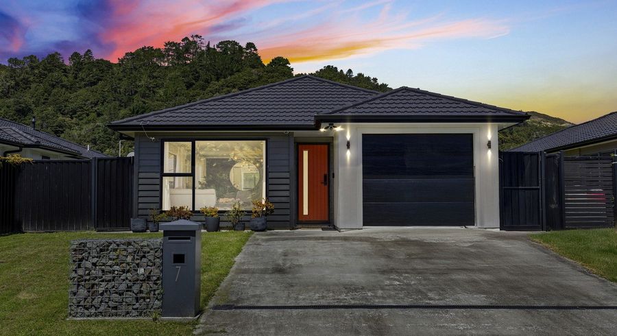  at 7 Buddle Road, Wallaceville, Upper Hutt, Wellington