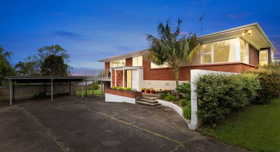  at 8 Leewood Place, Pakuranga Heights, Auckland