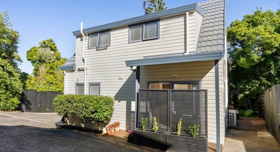  at 2/6 Angelo Avenue, Howick, Manukau City, Auckland