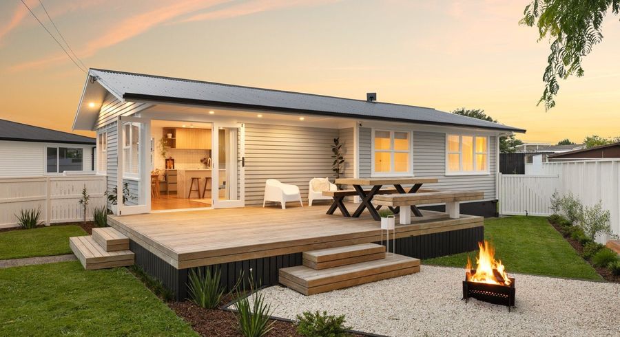  at 9 English Street, Saint Andrews, Hamilton, Waikato