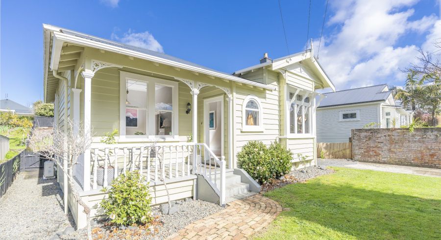  at 12 Leslie Avenue, Sandringham, Auckland