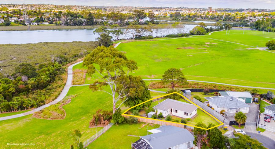  at 12 Ingleby Place, Kelston, Auckland