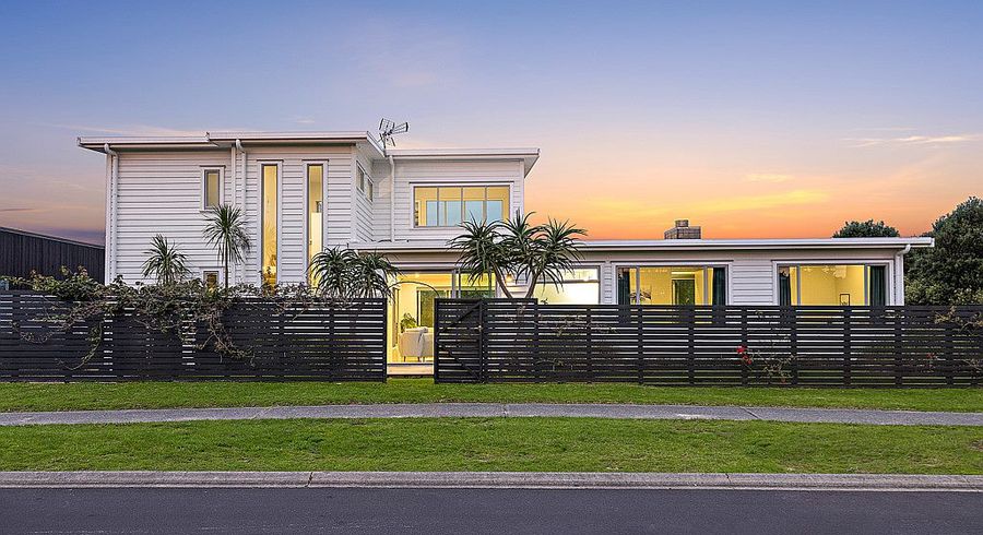  at 10 Patiki place, Omaha, Auckland