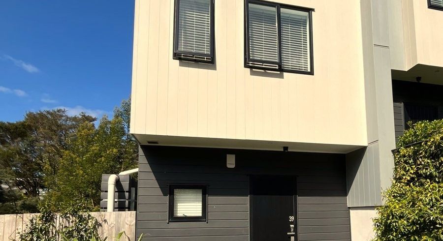  at 39 Morihana Close, Glen Eden, Waitakere City, Auckland