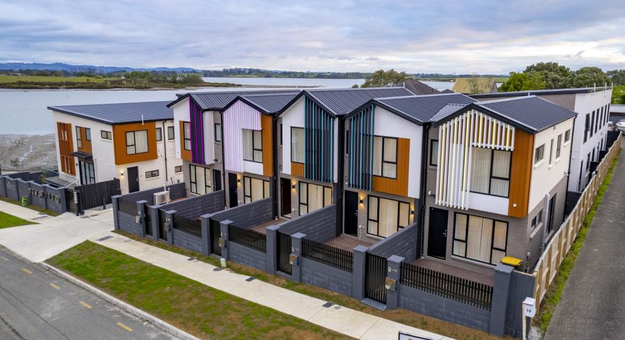  at 2/21 Hazards Road, Weymouth, Manukau City, Auckland