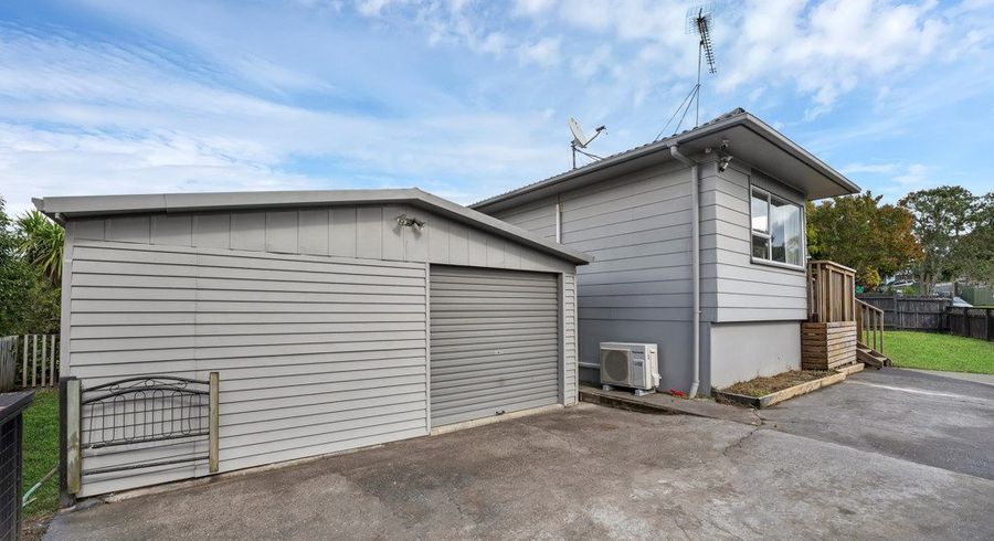  at 17 Landow Place, Henderson, Waitakere City, Auckland