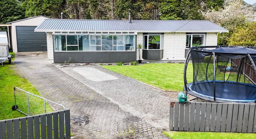  at 9 Dupre Place, Cobden, Grey, West Coast