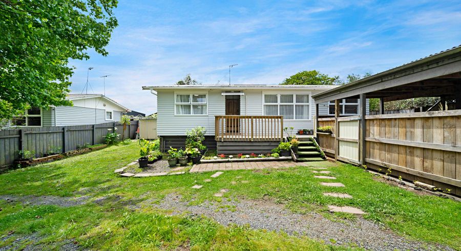  at 2/615 Swanson Road, Swanson, Auckland