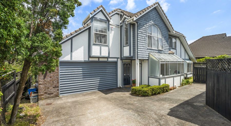  at 2/4 Elizabethan Gardens, Saint Heliers, Auckland City, Auckland