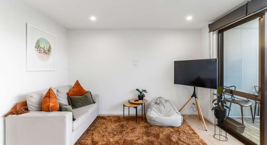  at 2/14 Unga Place, Beachlands, Auckland