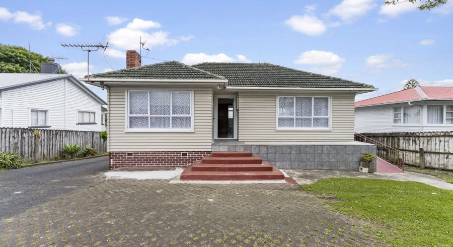  at 3181 Great North Road, New Lynn, Auckland