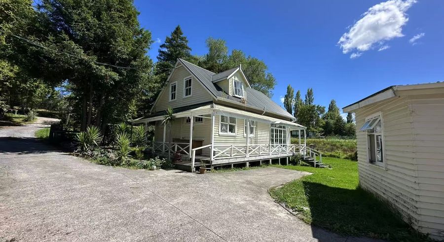  at 112B Postman Road ( with app 2 ha grazing ), Dairy Flat, Rodney, Auckland