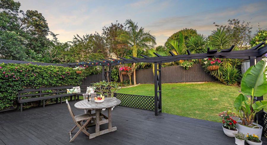  at 18 Cautley Street, Stanley Point, Auckland