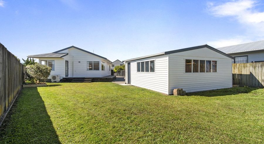  at 35 Jupiter Street, Milson, Palmerston North