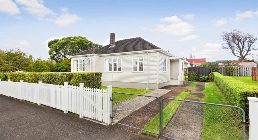  at 53 Taylor Street, Blockhouse Bay, Auckland