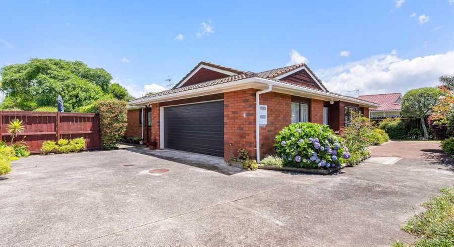  at 2/85 Aviemore Drive, Highland Park, Manukau City, Auckland
