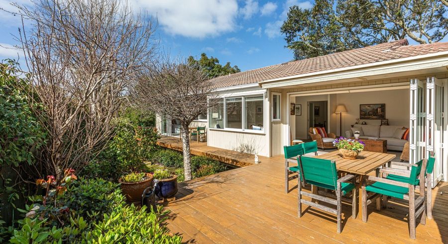  at 1/5 Hanlon Crescent, Narrow Neck, Auckland