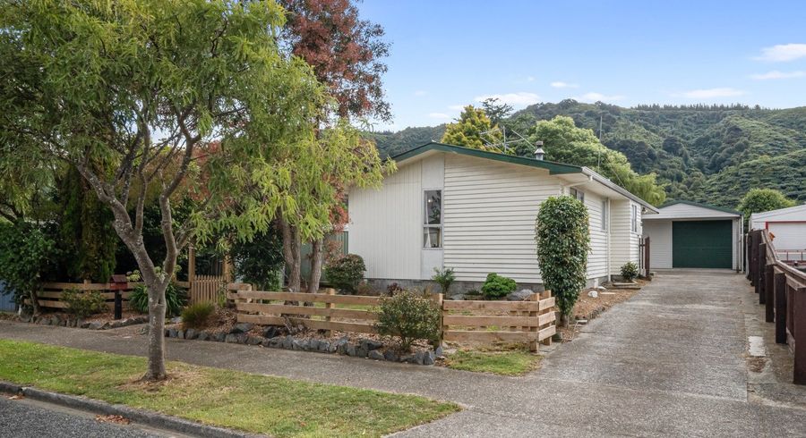  at 84 Pasadena Crescent, Totara Park, Upper Hutt, Wellington