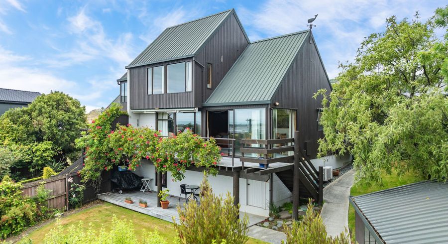  at 19 Moncks Spur Road, Redcliffs, Christchurch City, Canterbury