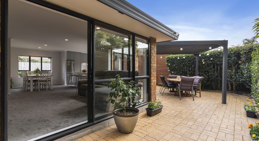  at 2/39 Oliver Street, Point Chevalier, Auckland