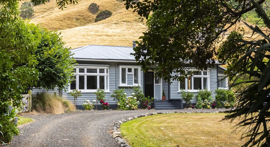  at 3883 Christchurch Akaroa Road, Little River