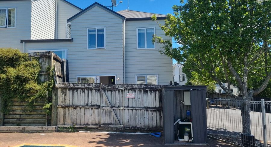  at 14/30 John Jennings Drive, Oteha, Auckland