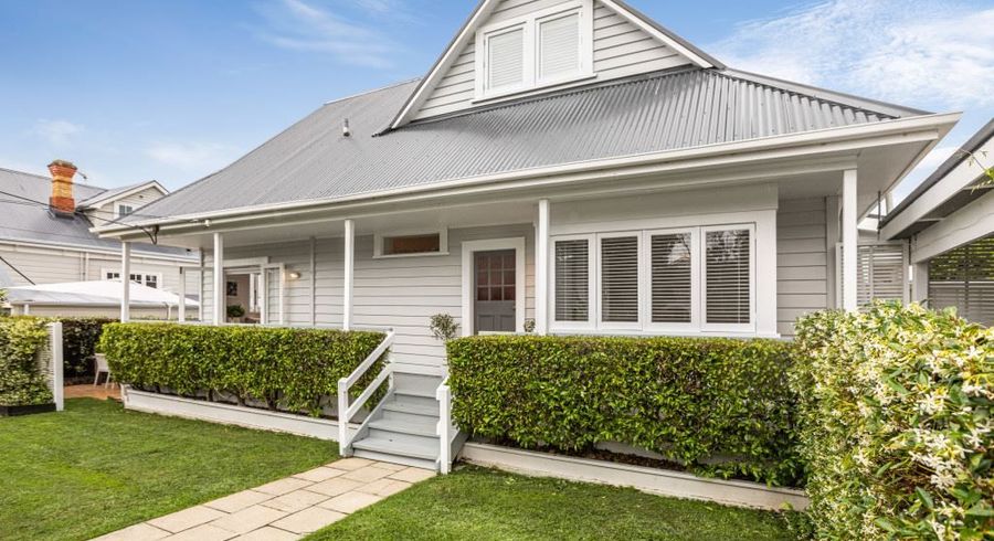  at 36A Summer Street, Stanley Point, Auckland