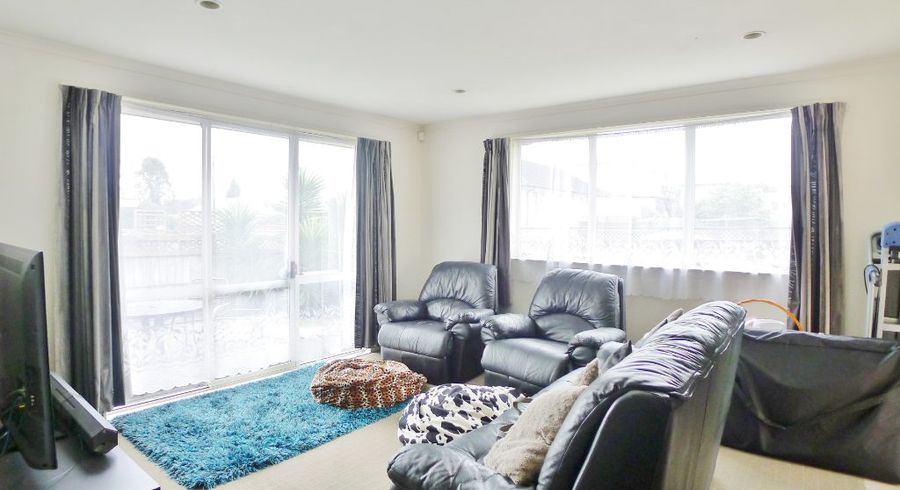  at 2/12 Bowater Place, Manurewa, Manukau City, Auckland