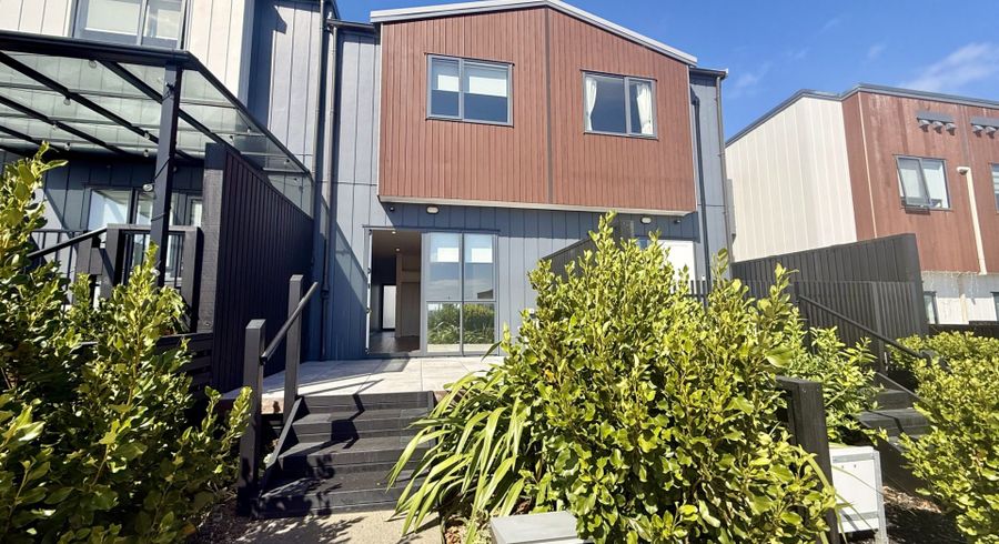  at 33 Canna Street, Flat Bush, Manukau City, Auckland