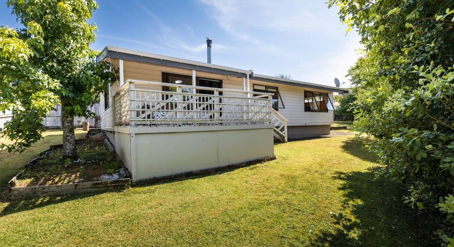 at 41 Riversdale Drive, Merrilands, New Plymouth