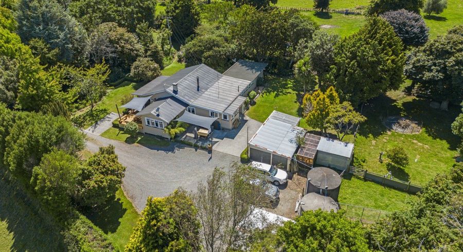  at 2330 Kimbolton Road, Kiwitea