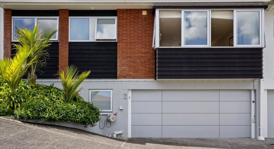  at 2/4 Beach Road, Castor Bay, Auckland
