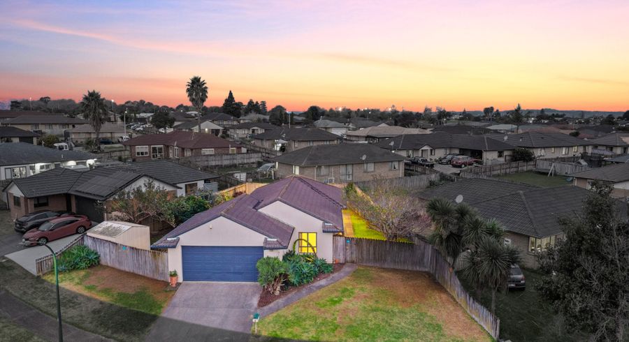  at 6 Loughinisland Place, Weymouth, Manukau City, Auckland