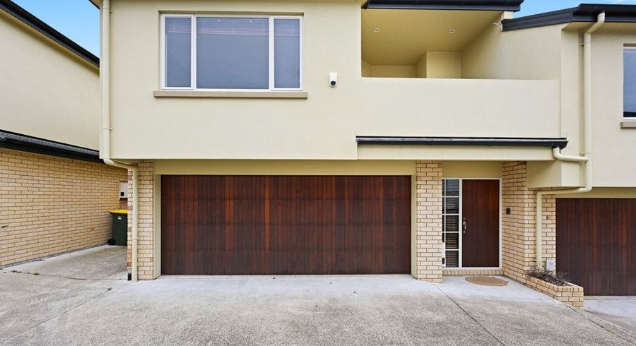  at 15C Manning Street, Hamilton Central, Hamilton