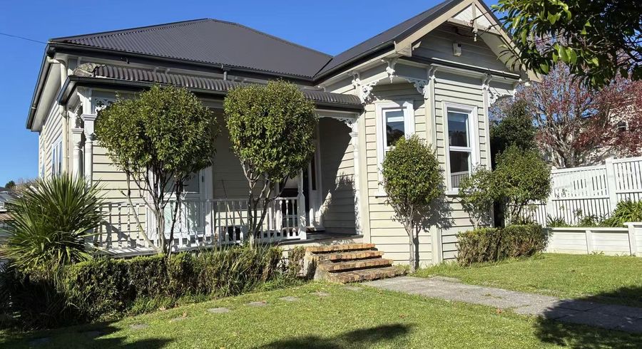  at 121 Bassett Road, Remuera, Auckland City, Auckland