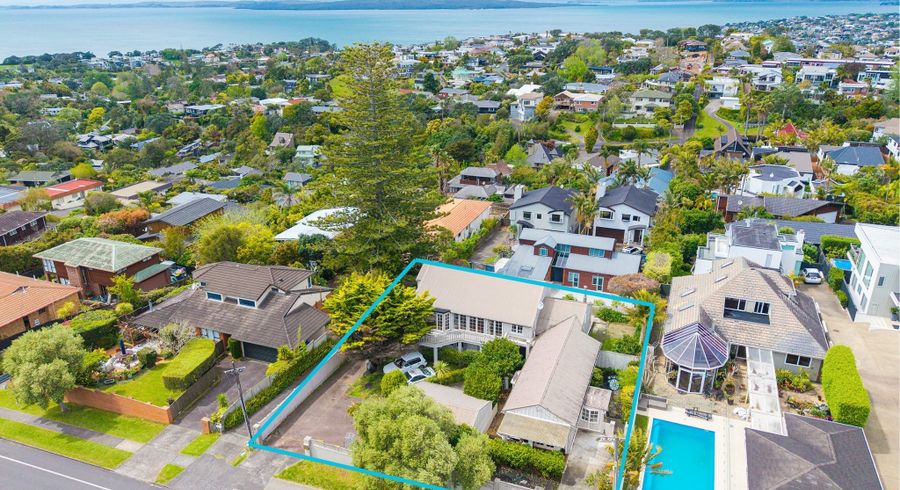  at 7 Aberdeen Road, Castor Bay, North Shore City, Auckland