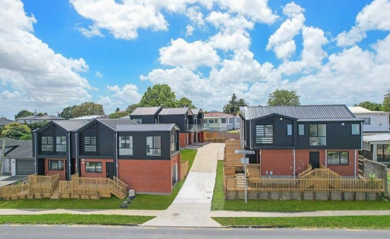  at 9/233 Great North Road, Henderson, Waitakere City, Auckland