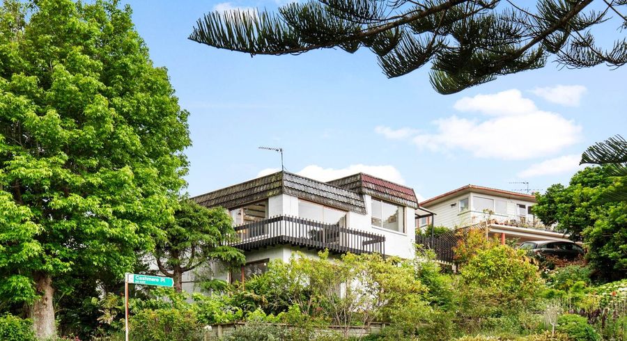 at 12 Woodcote Drive, Glenfield, North Shore City, Auckland