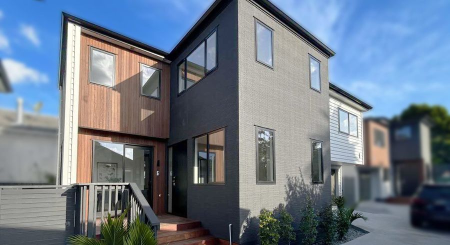  at 2/56 Ellerton Road, Mount Eden, Auckland City, Auckland