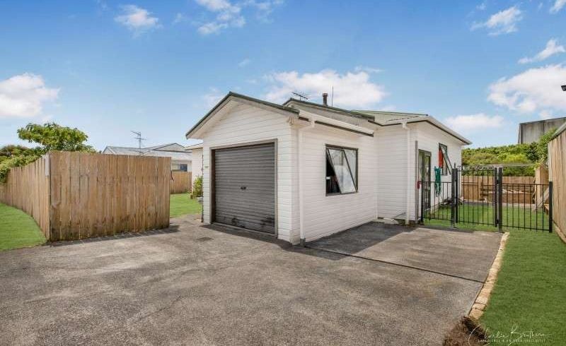  at 2/20 Eulogy Place , Randwick Park, Manukau City, Auckland