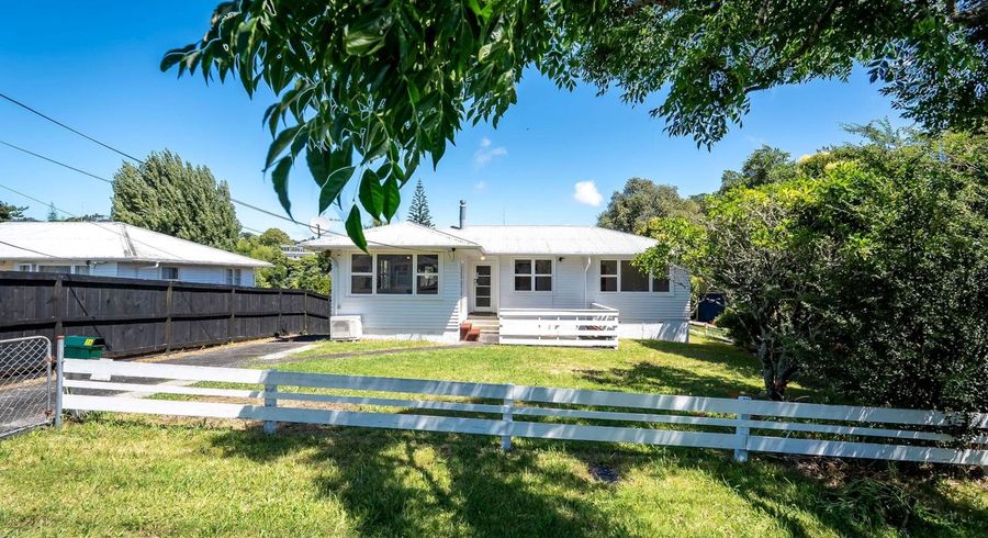  at 36 Peach Road, Glenfield, North Shore City, Auckland