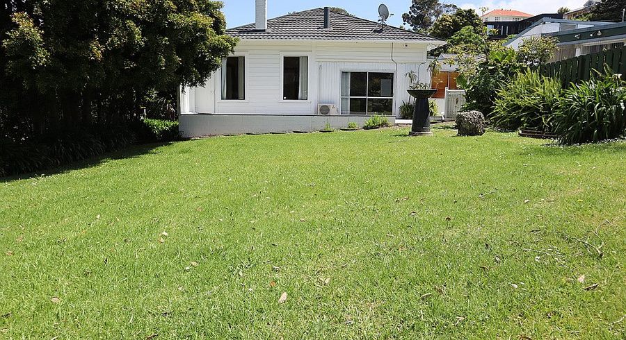  at 76 Onewa Road, Northcote Point, Auckland