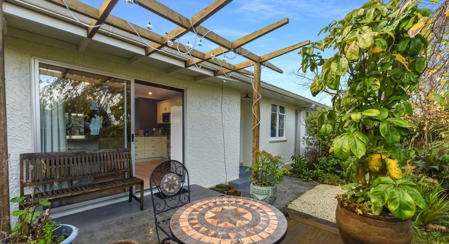  at 80 Old Mill Road, Brooklyn