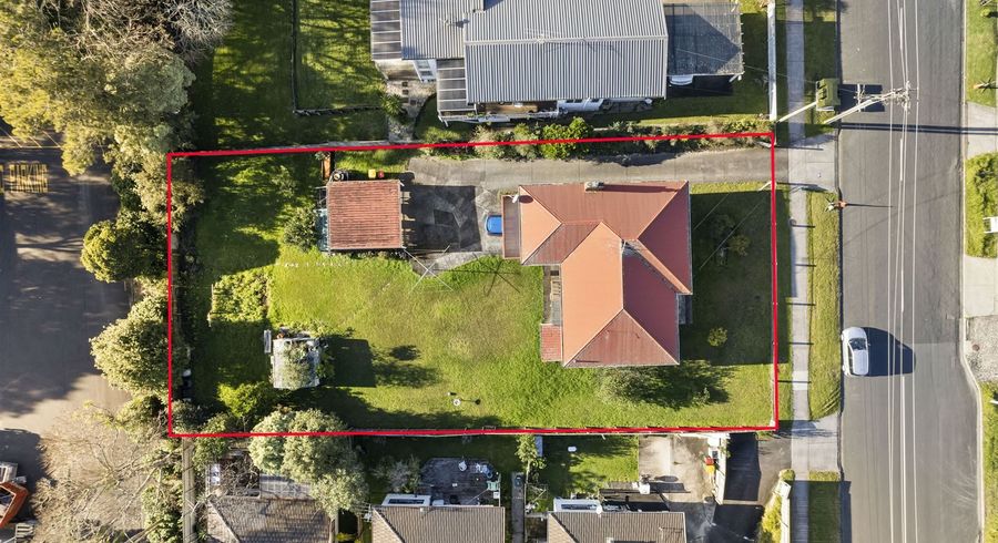  at 13 Newington Road, Henderson, Auckland