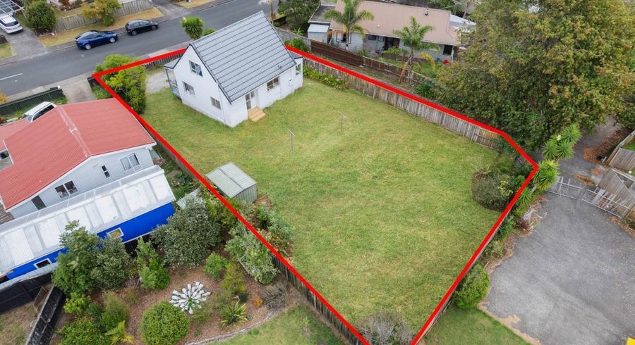  at 3 Imperial Place, Henderson, Waitakere City, Auckland