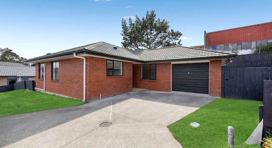  at 21 Claywest Place, Glen Eden, Waitakere City, Auckland