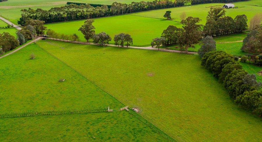  at 715B East Taratahi Road, Masterton
