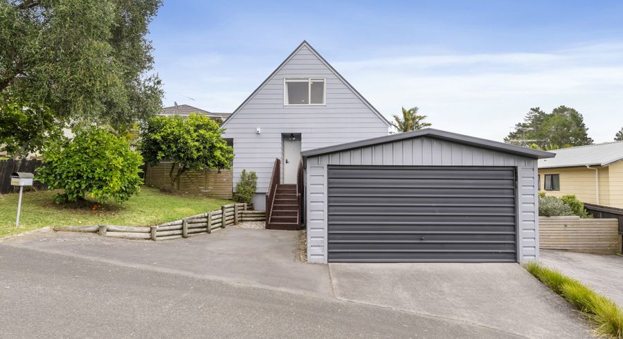  at 16 Carillon Place, Massey, Auckland